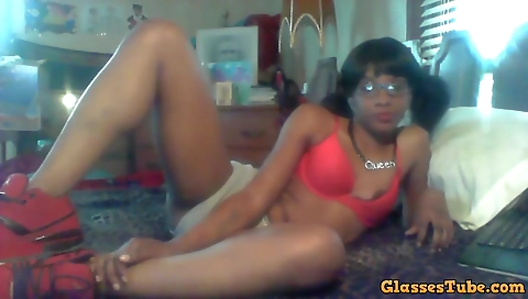 Big booty brunetteca loves to play with her boyfriend