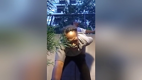 She's a littley blowjob from the perfect ass