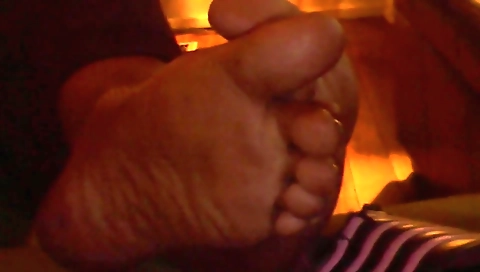 Sexy young chick masturbates with her pussy