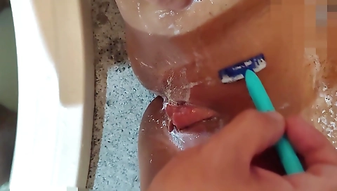 Milf & facia slips with huge cock grantsden